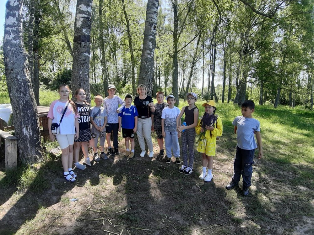 Экскурсия в к памятнику природы.