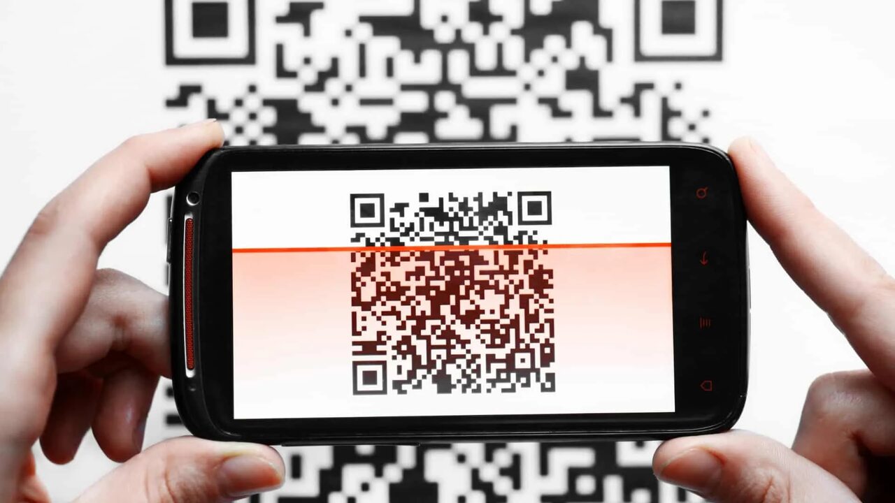 Россияне через QR-коды смогут пожаловаться на состояние школ, больниц и других социально–значимых объектов.